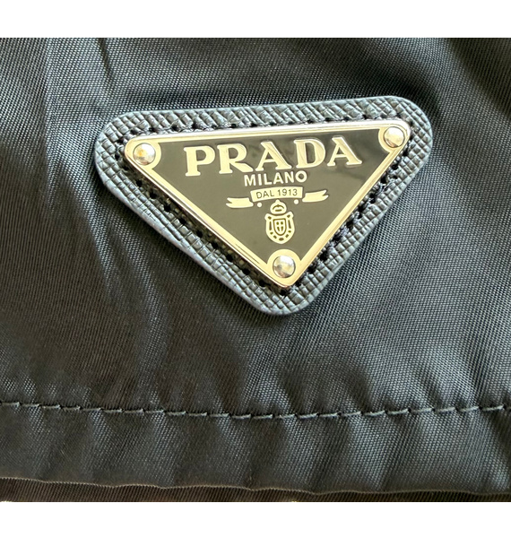 Шорты • Prada • Черный