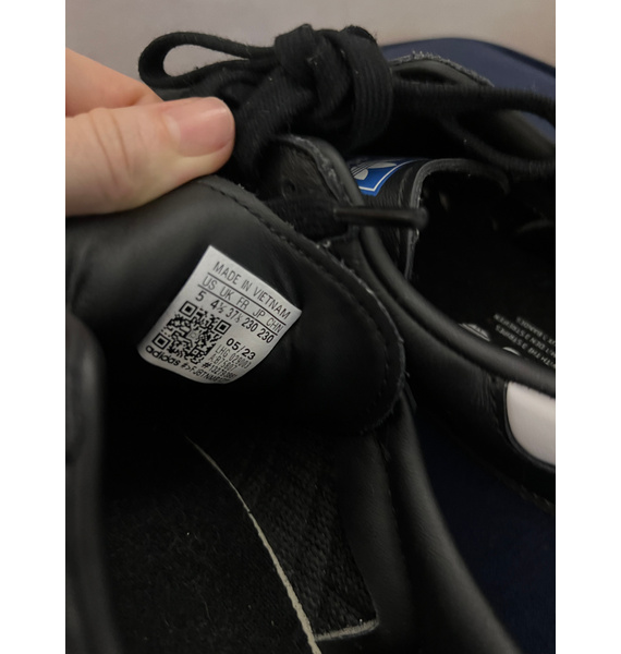 Кроссовки • adidas • Черный