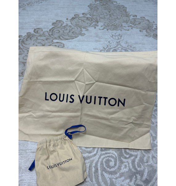 Сумка • Louis Vuitton • Черный