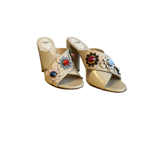 Босоножки • Fendi • Бежевый