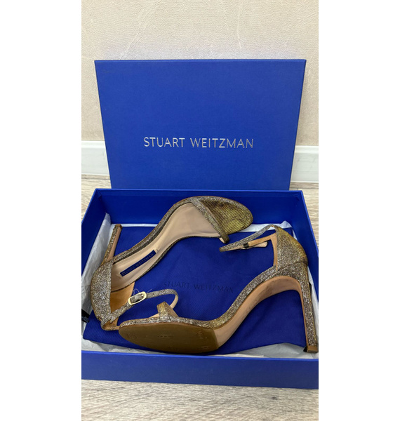 Босоножки • Stuart Weitzman • Золотой