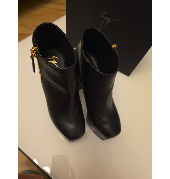 Ботильоны • Giuseppe Zanotti • Черный
