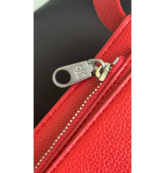 Сумка • Calvin Klein • Красный