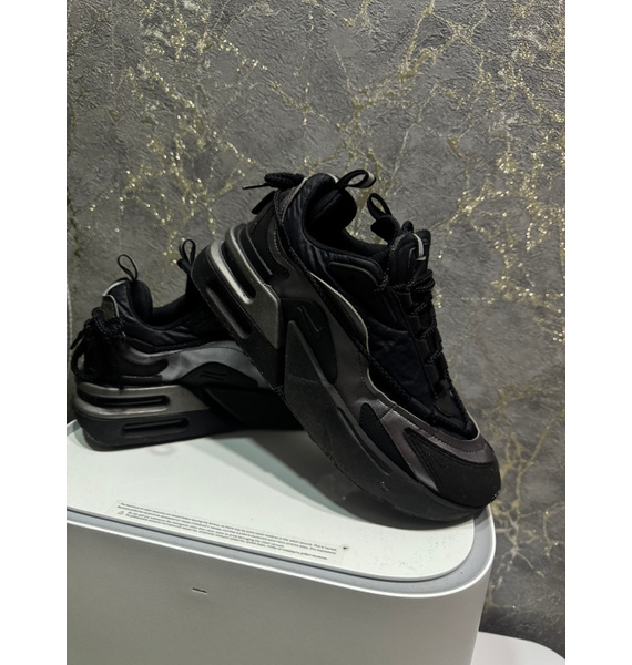 Кроссовки • Nike • Черный