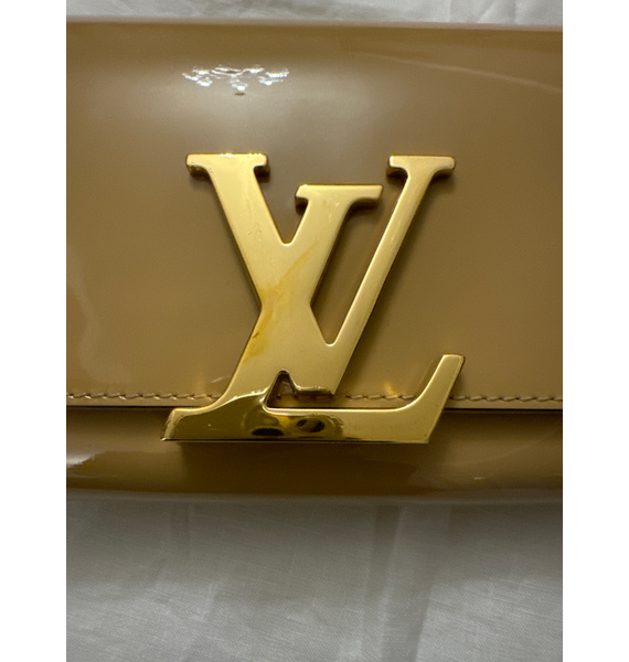 Клатч • Louis Vuitton • Кремовый