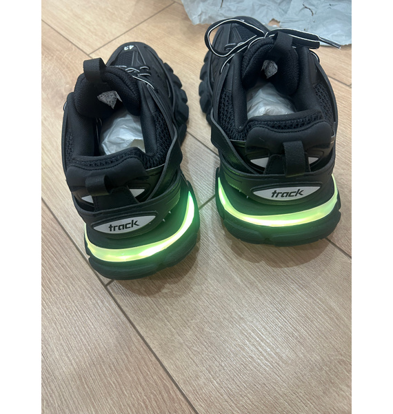 Кроссовки • Balenciaga • Черный