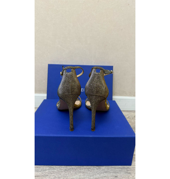 Босоножки • Stuart Weitzman • Золотой