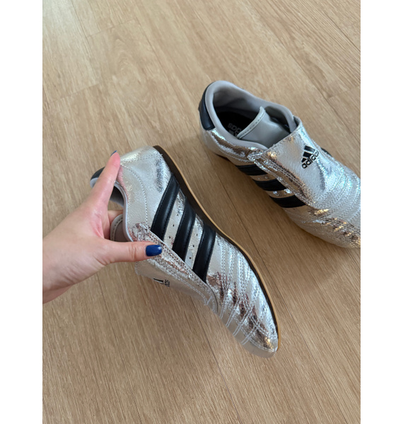 Кроссовки • adidas • Серебряный