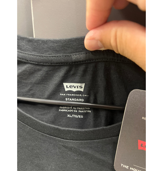 Футболка • Levi's • Черный