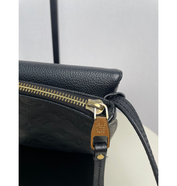 Сумка • Louis Vuitton • Черный