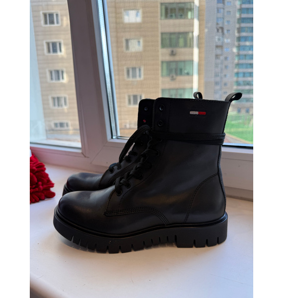 Ботинки • Tommy Jeans • Черный