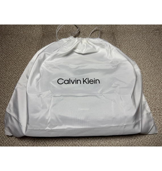 Сумка • Calvin Klein • Черный