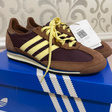 Кроссовки • adidas Originals • Бордовый