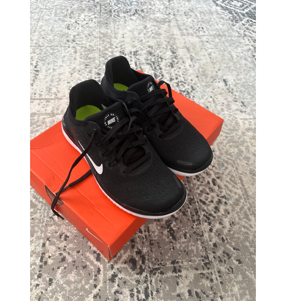 Кроссовки • Nike • Черный