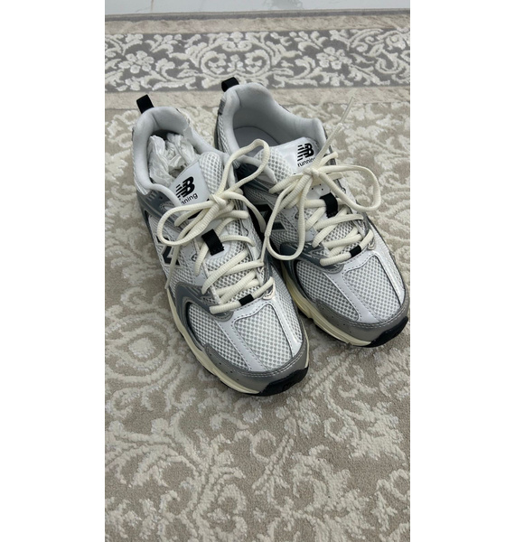 Кроссовки • New Balance • Серебряный