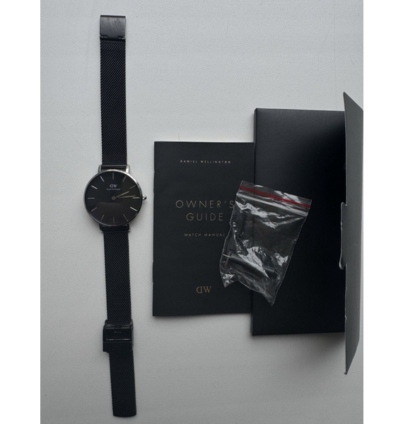 Часы • Daniel Wellington • Черный
