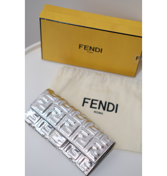 Клатч • Fendi • Серебряный