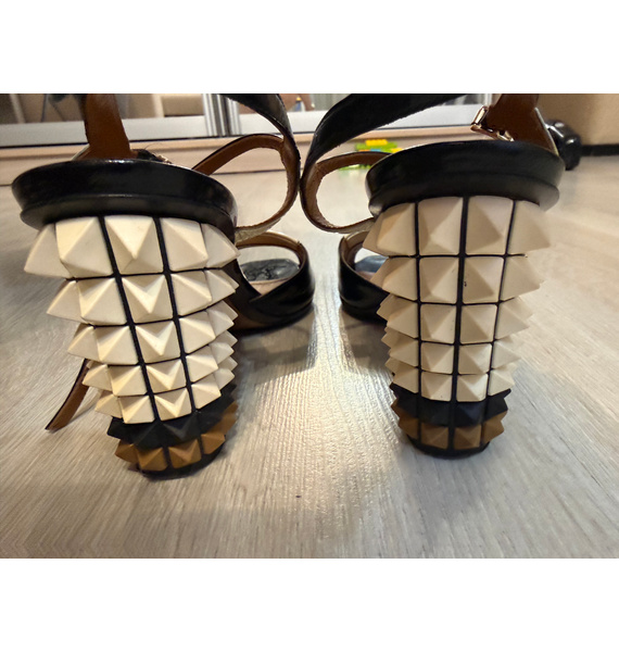 Босоножки • Fendi • Другое