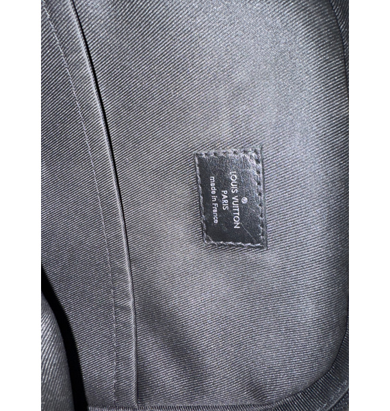 Барсетка • Louis Vuitton • Черный