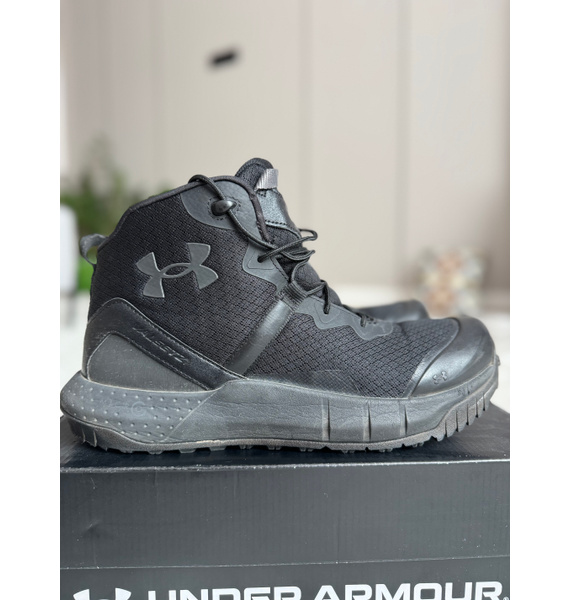 Ботинки • Under Armour • Черный