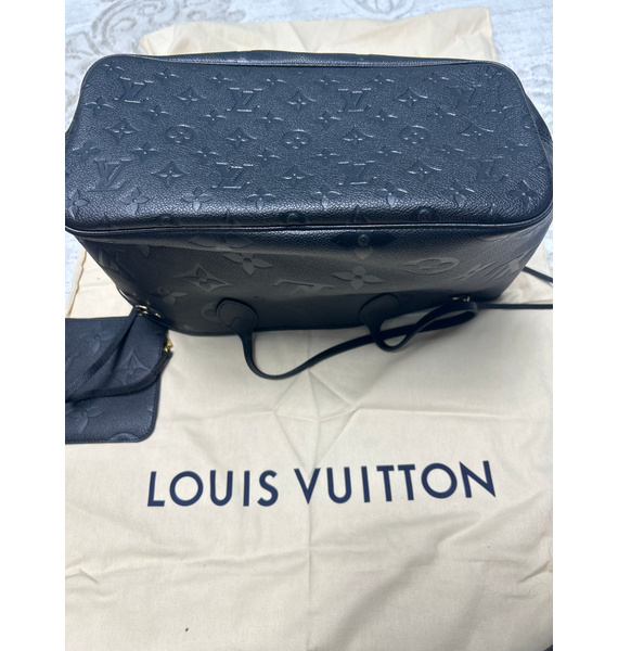 Сумка • Louis Vuitton • Черный