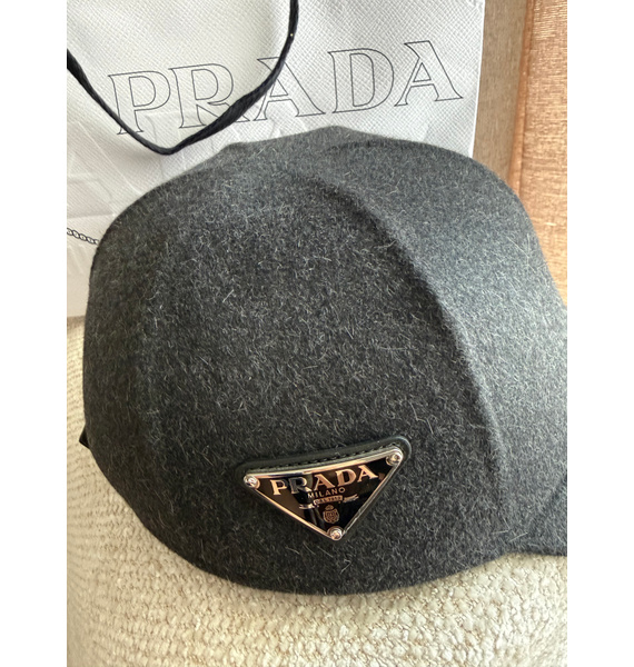 Кепка • Prada • Серый