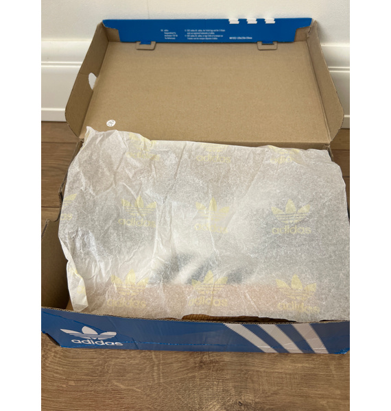 Кроссовки • adidas • Белый