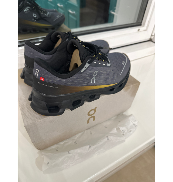 Кроссовки • On Running • Серый