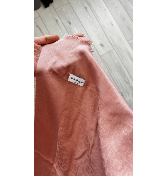 Шаль • Salvatore Ferragamo • Другое