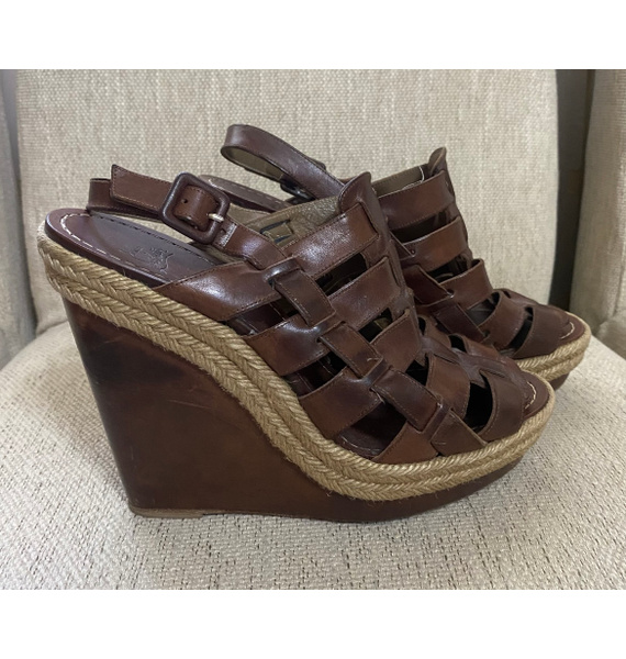 Босоножки • Christian Louboutin • Коричневый