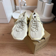 Кроссовки • Yeezy • Белый