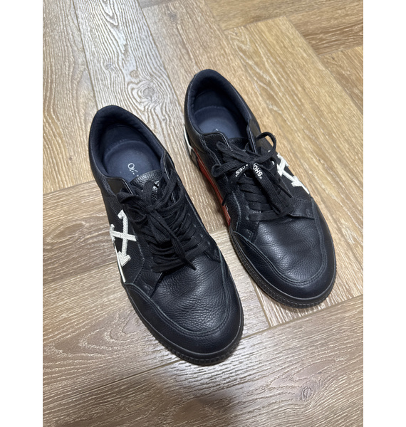 Кроссовки • Off-White • Черный