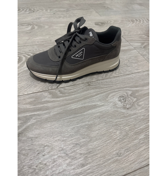 Кроссовки • Prada • Серый