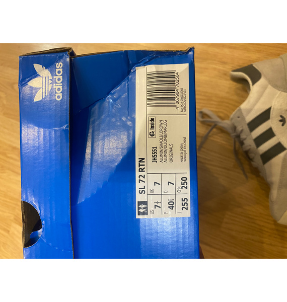 Кроссовки • adidas • Бежевый