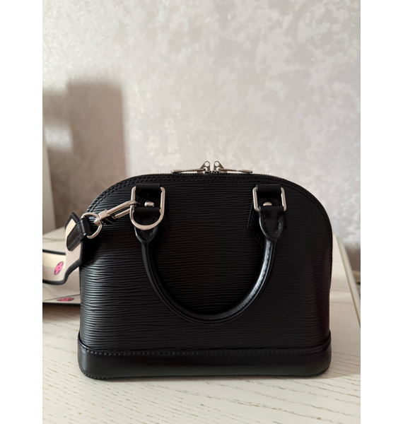 Сумка • Louis Vuitton • Черный