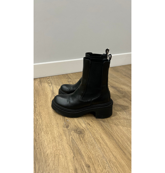 Ботинки • BOSS • Черный