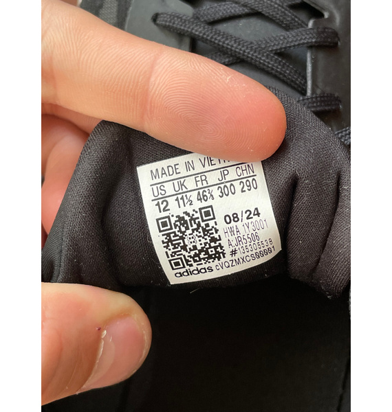 Кроссовки • adidas • Черный