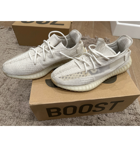 Кроссовки • Yeezy • Белый