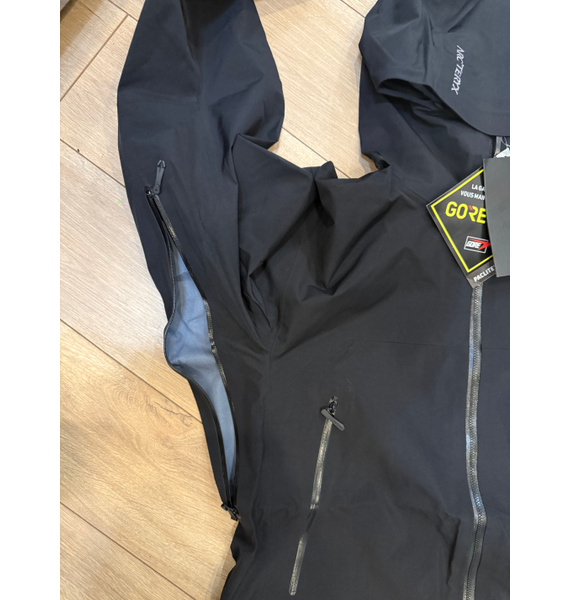 Куртка • Arc'teryx • Черный