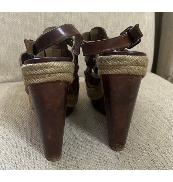 Босоножки • Christian Louboutin • Коричневый
