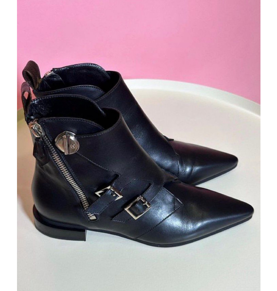 Ботинки • Louis Vuitton • Черный