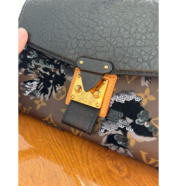 Сумка • Louis Vuitton • Черный