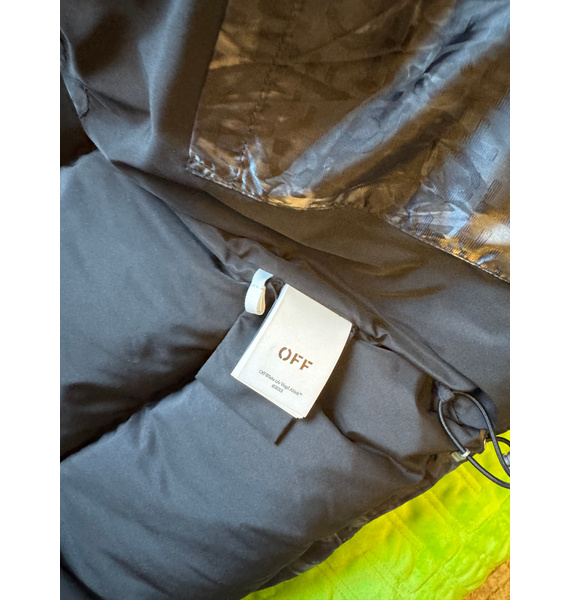 Пуховик • Off-White • Черный