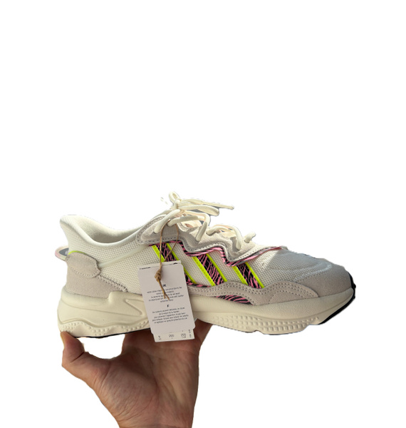 Кроссовки • adidas • Бежевый