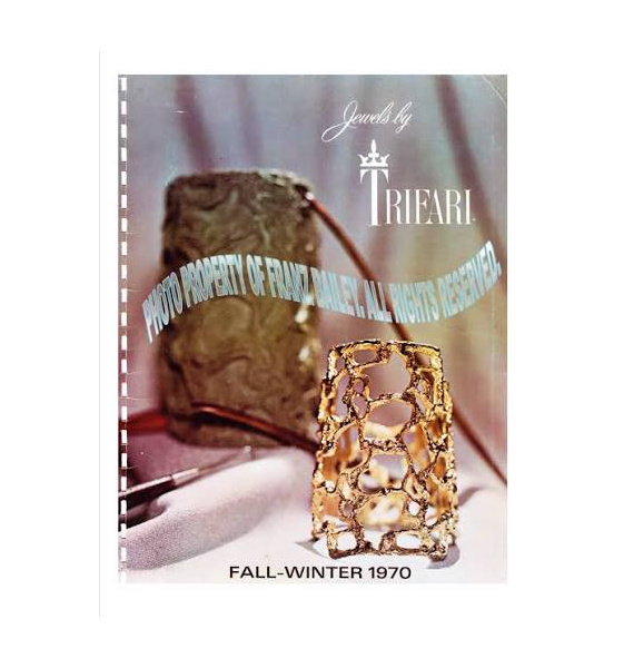 Часы наручные • Trifari • Золотой