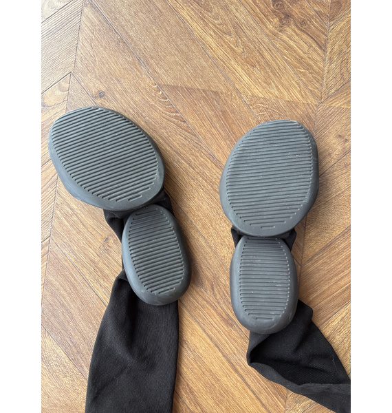 Кроссовки • Yeezy • Черный