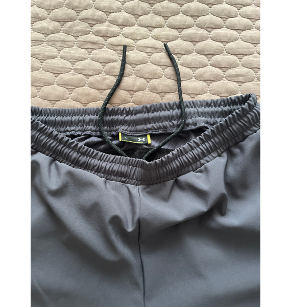 Брюки • Under Armour • Тёмно-серый