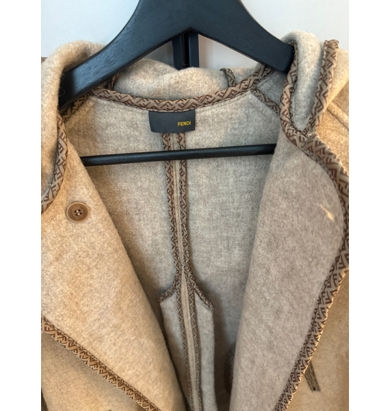 Пальто • Fendi • Бежевый