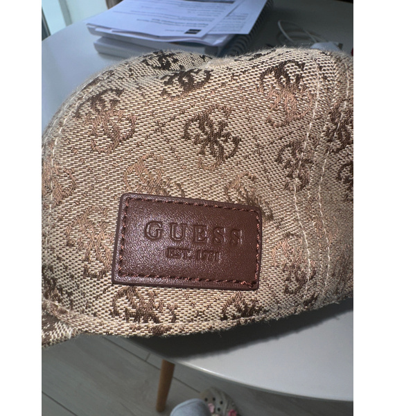 Кепка • GUESS • Коричневый