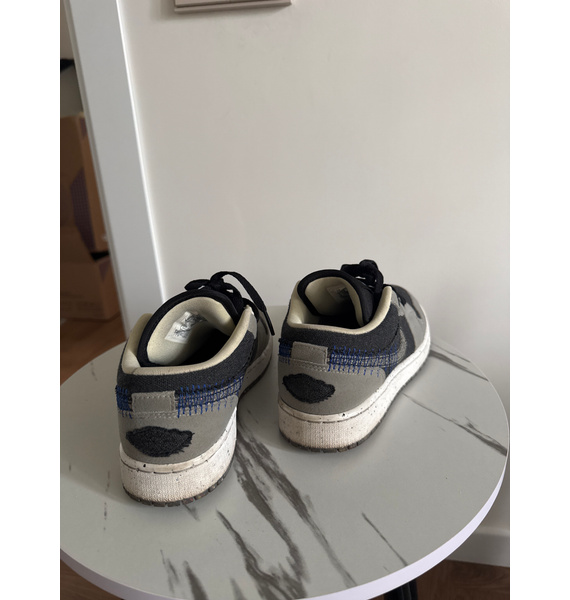 Кроссовки • Nike • Серый